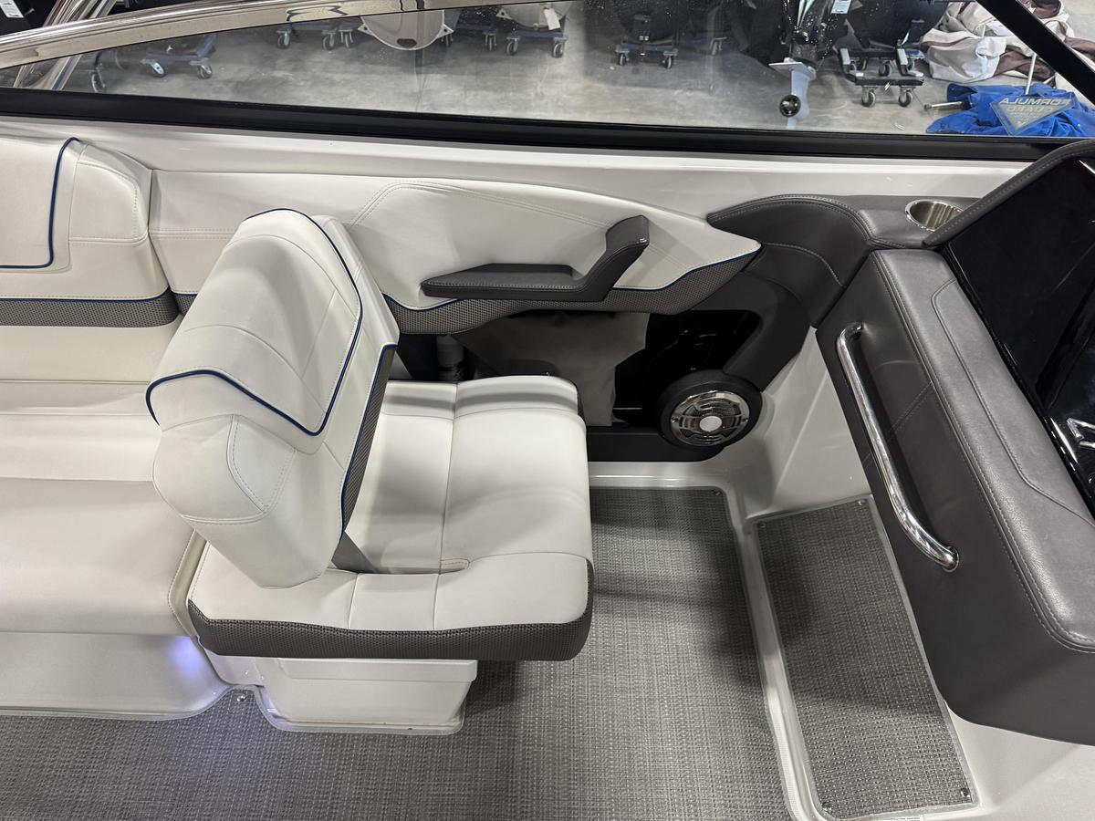 Used 2016 Formula 270 BR