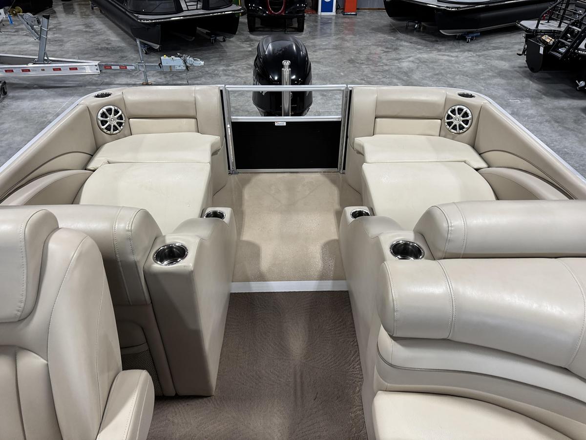 Used 2010 Bennington 2250 RCW