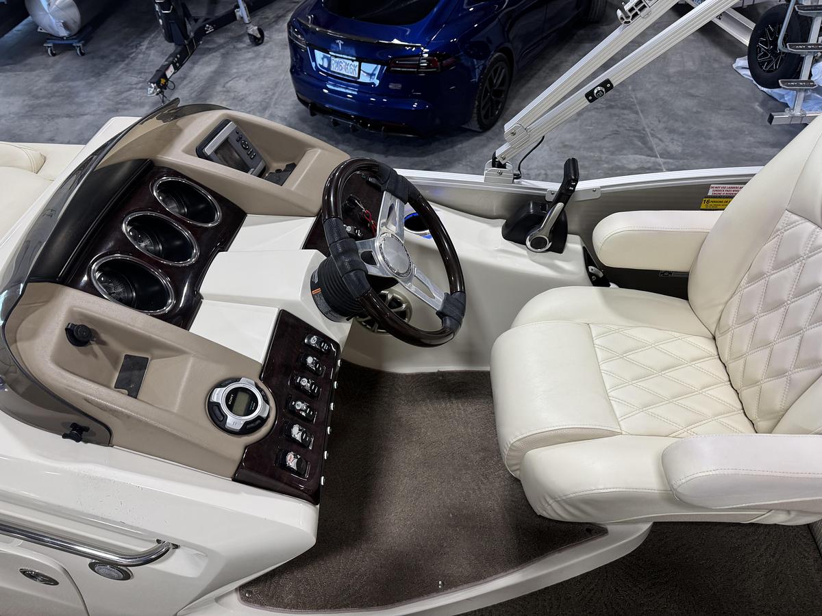 Used 2014 Bennington Q-25