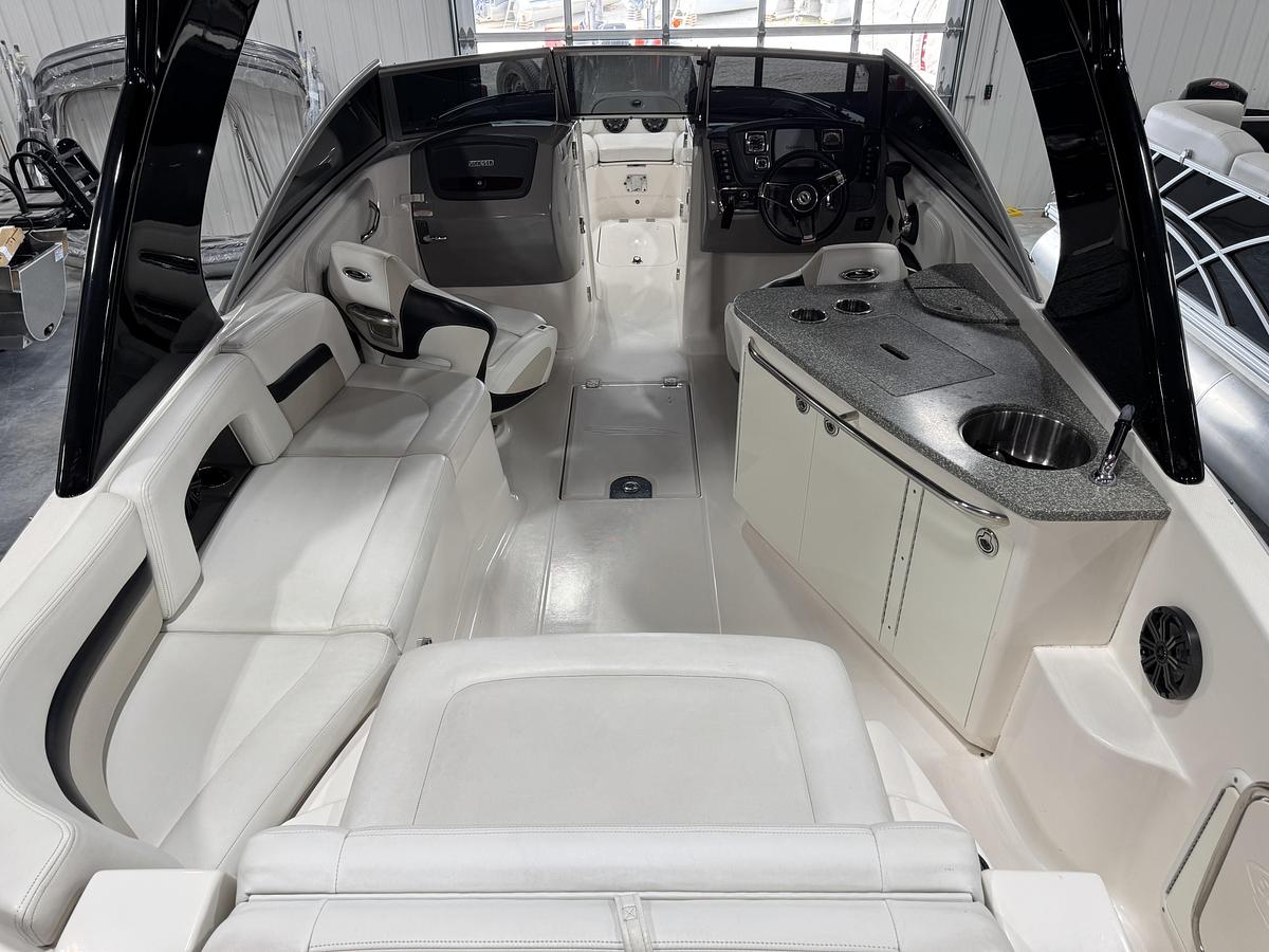 Used 2013 Chaparral 264 Sunesta