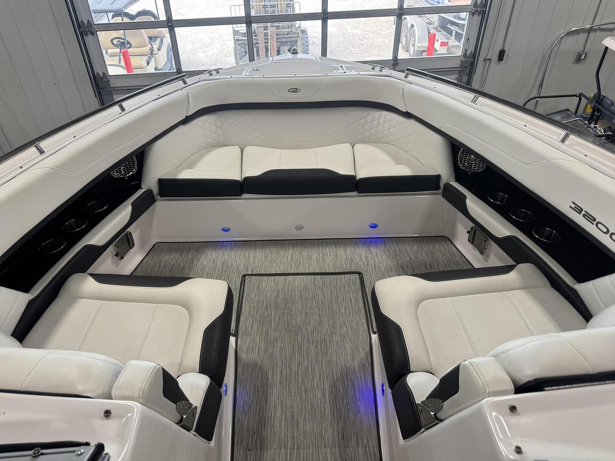 Used Regal  3200 BR