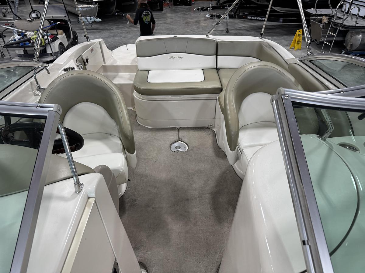 Used 2006 Sea Ray 220 Sundeck