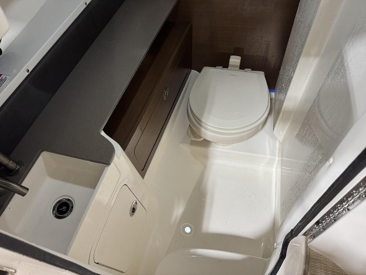 Used 2021 Sea Ray 290 SDX