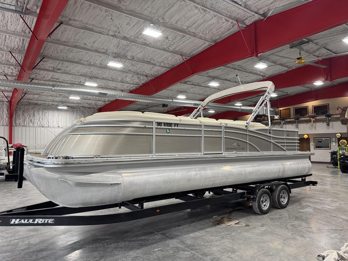 Used 2014 Bennington Q-25