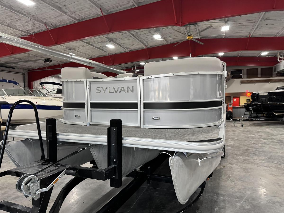 Used 2022 Sylvan L-5