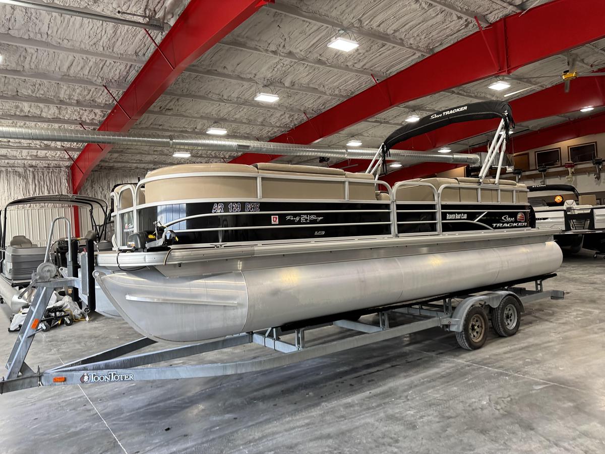 Used 2018 Sun-Tracker 24 Party-Barge DLX XP-3