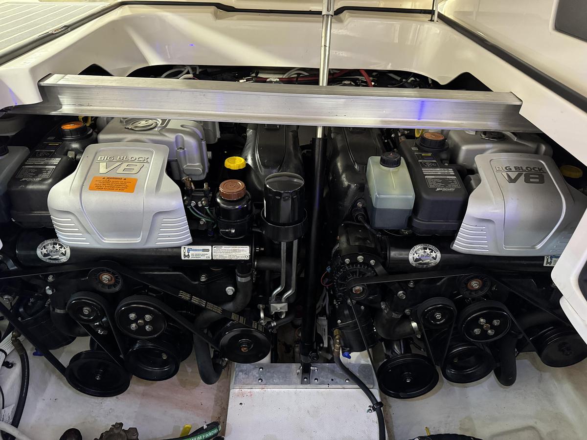 Used 2014 Chaparral 327 SSX