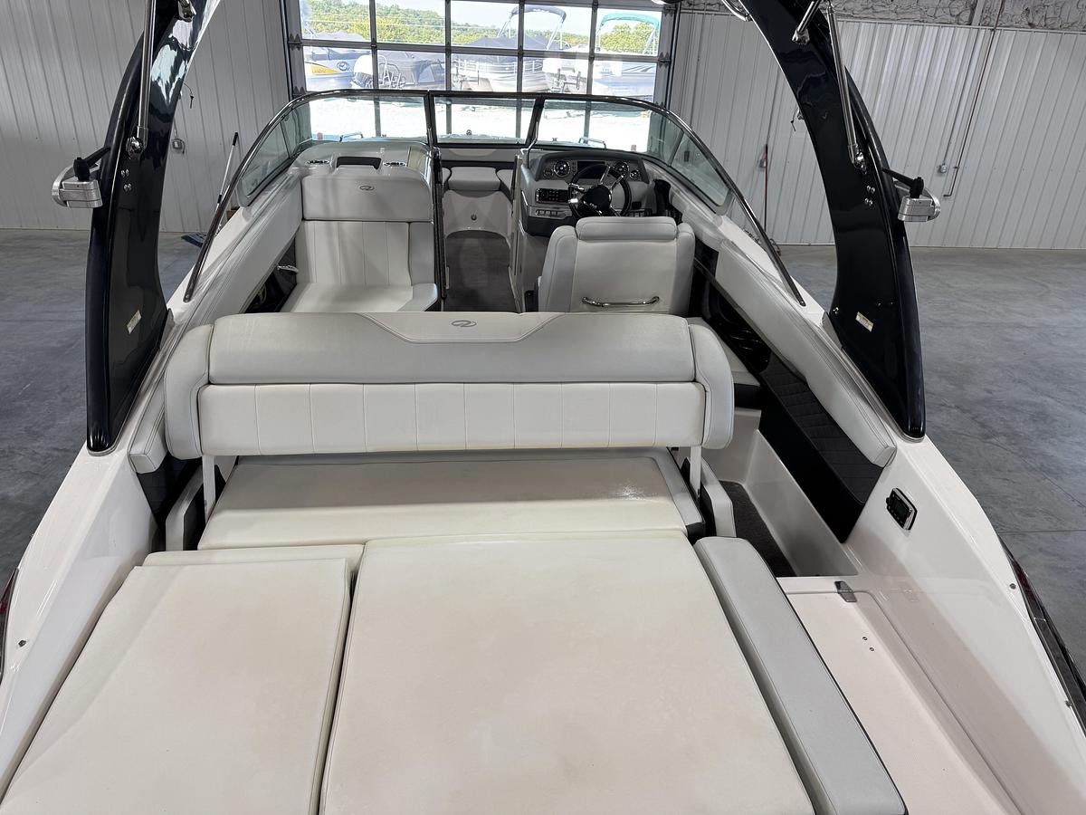 Used 2013 Regal 27 Fasdeck