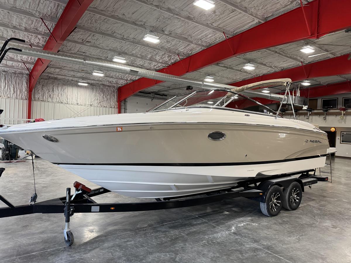 Used 2012 Regal 2700