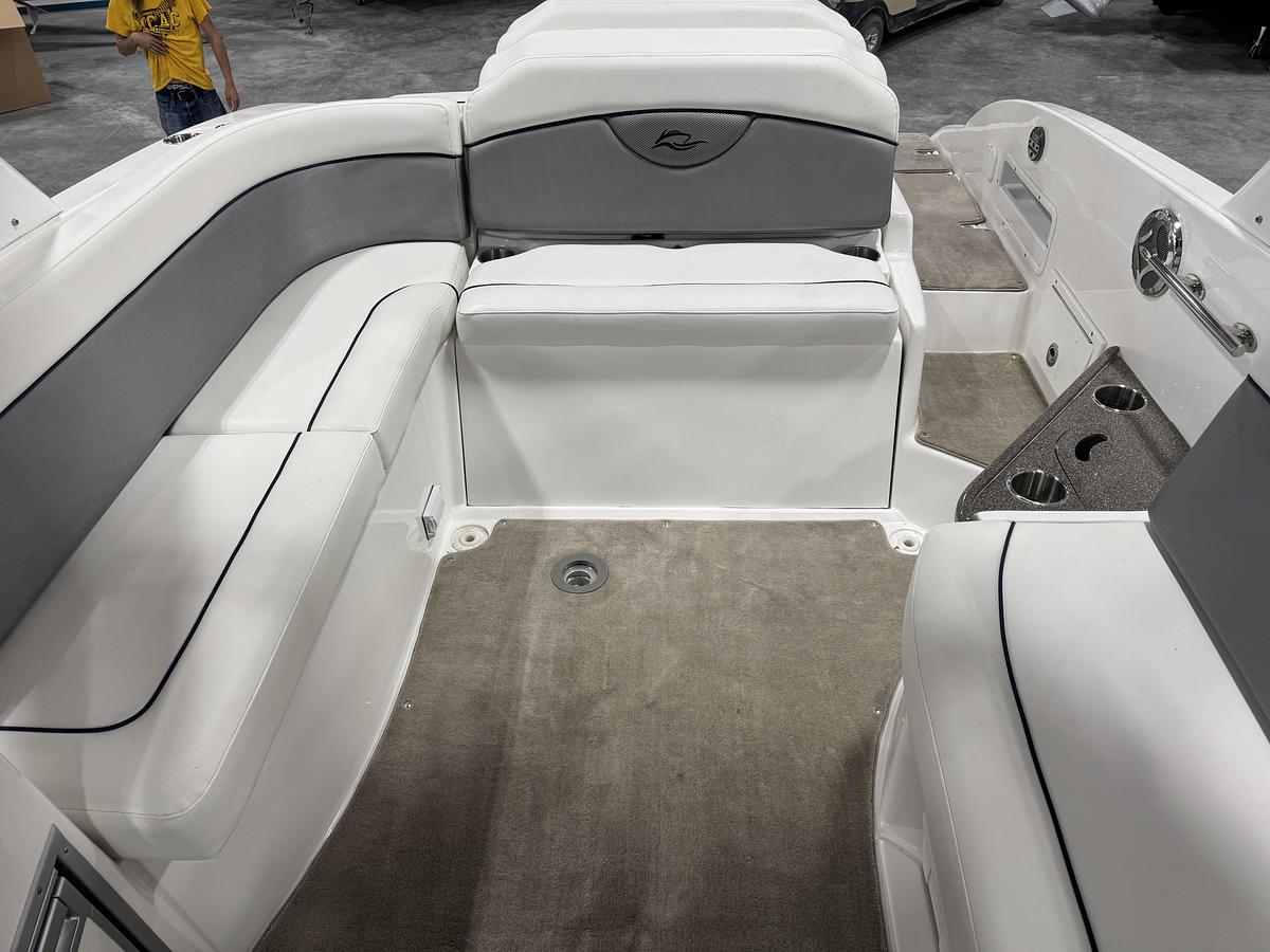 Used 2010 Rinker 296 BR