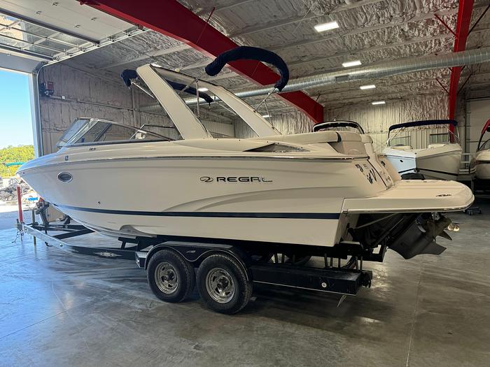 Used 2009 Regal 2700 Bowrider