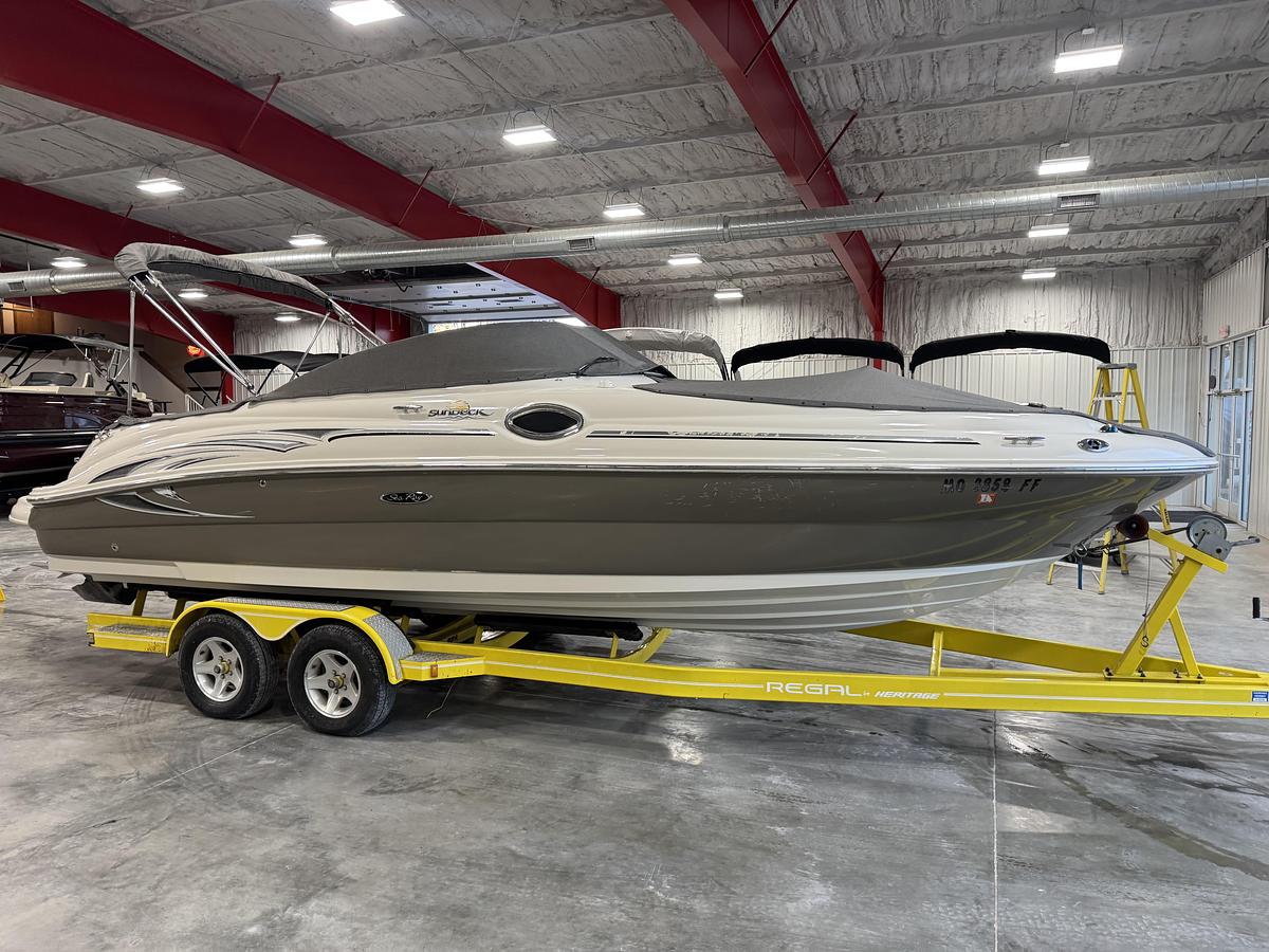 Used 2005 Sea Ray 240 Sundeck
