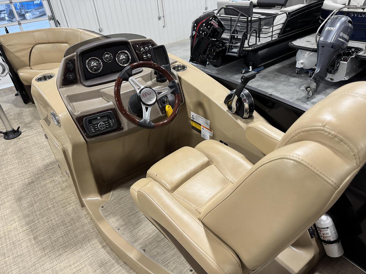 Used 2018 Lowe 250 Retreat