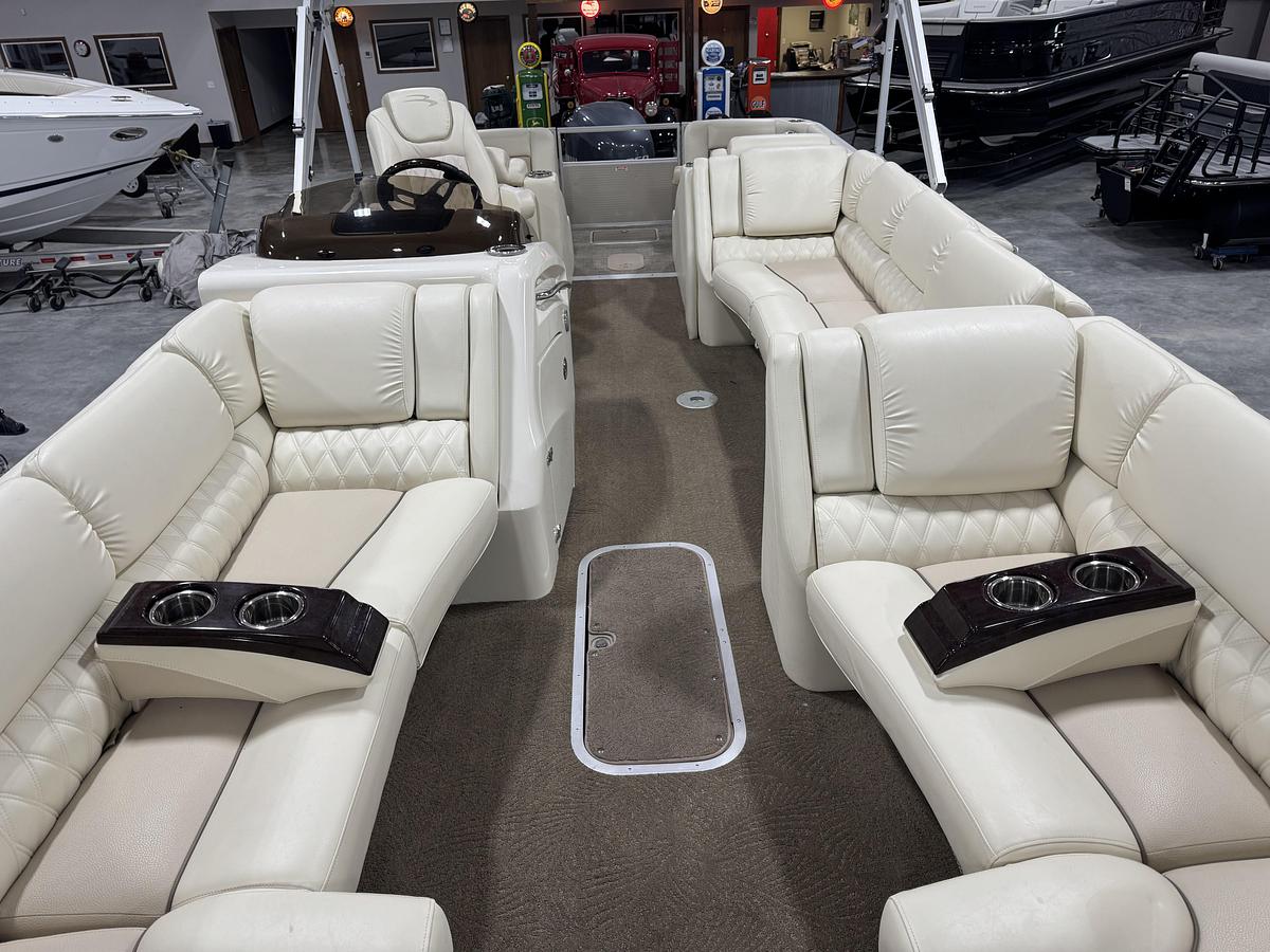 Used 2014 Bennington Q-25