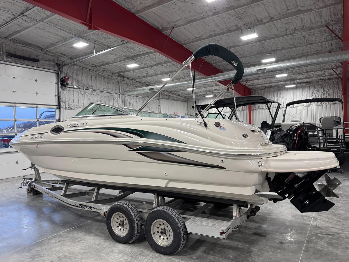 Used 2004 Sea Ray 240 Sundeck