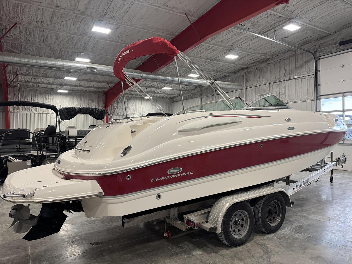 Used 2006 Chaparral 254 Sunesta