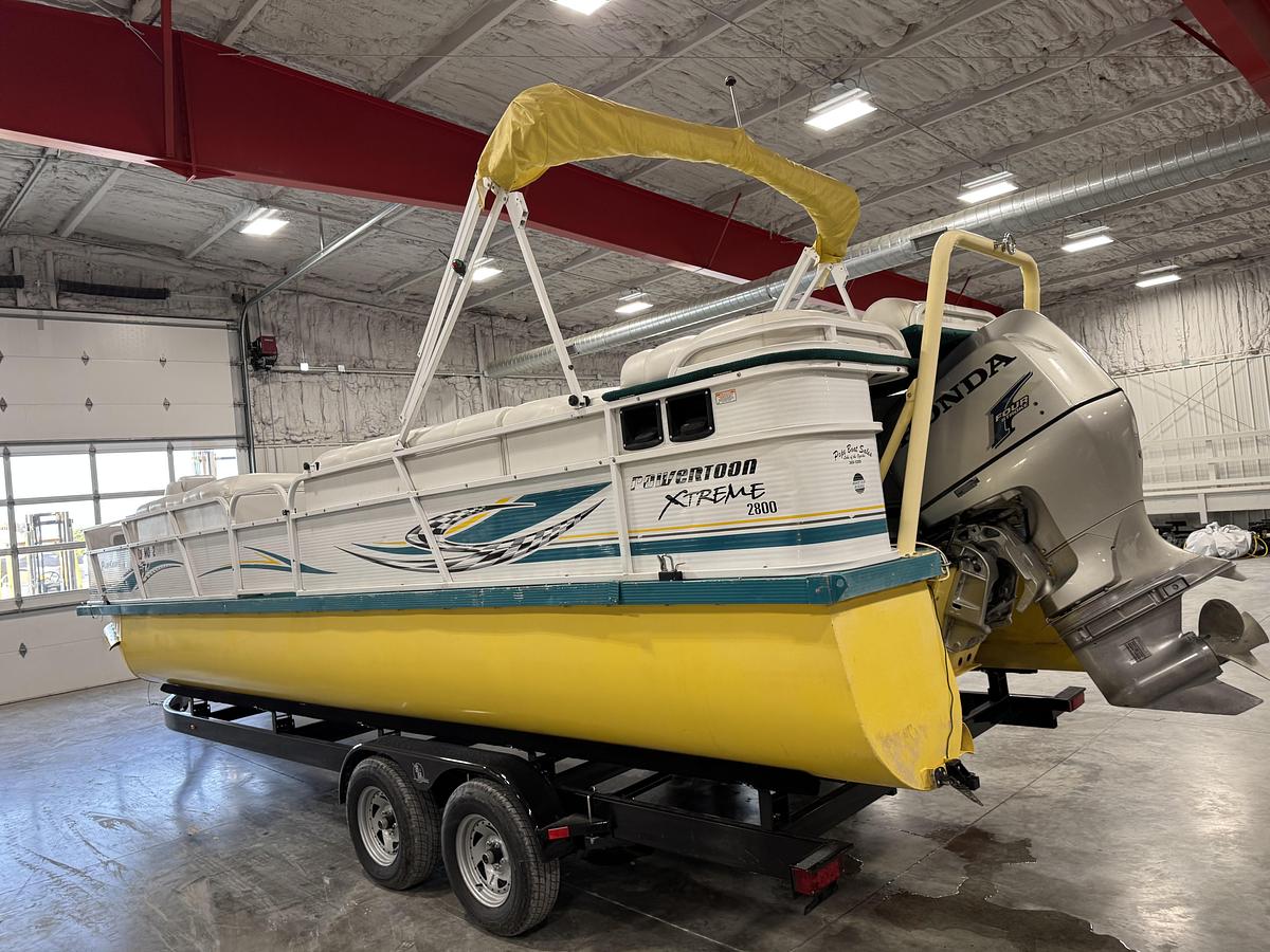 Used 2004 PlayCraft 2800 Powertoon