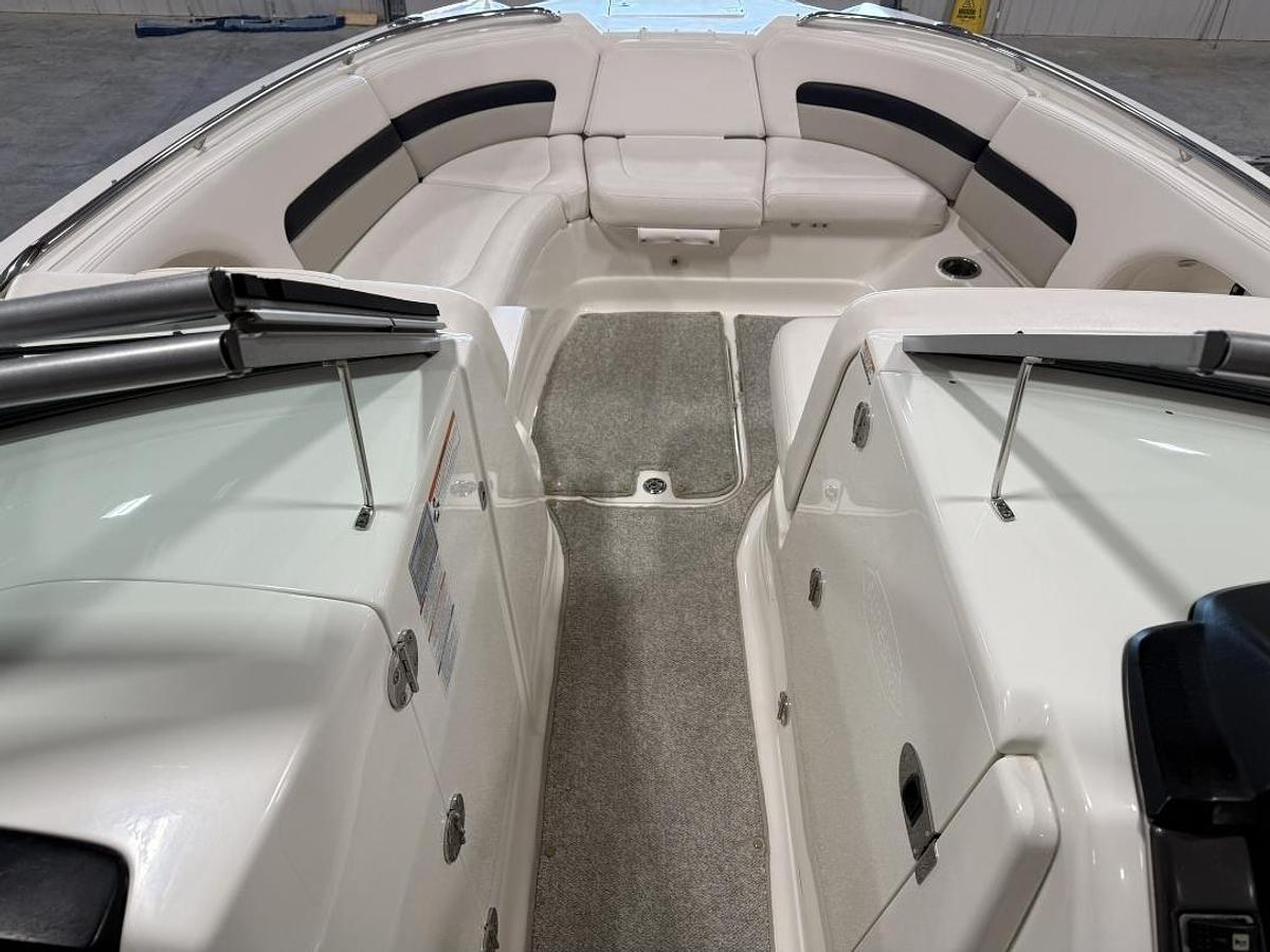Used 2009 Chaparral 284 Sunesta