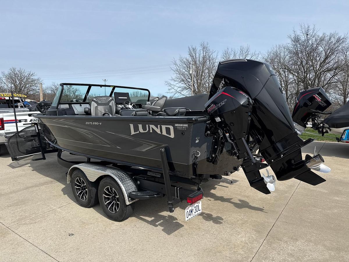 Used 2024 Lund 2075 Pro Vee