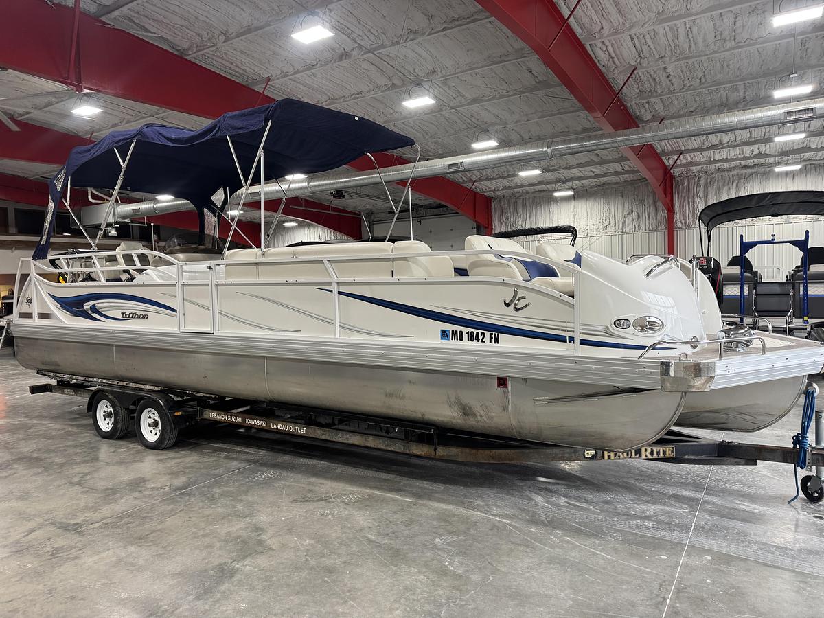Used 2008 JC TriToon 306