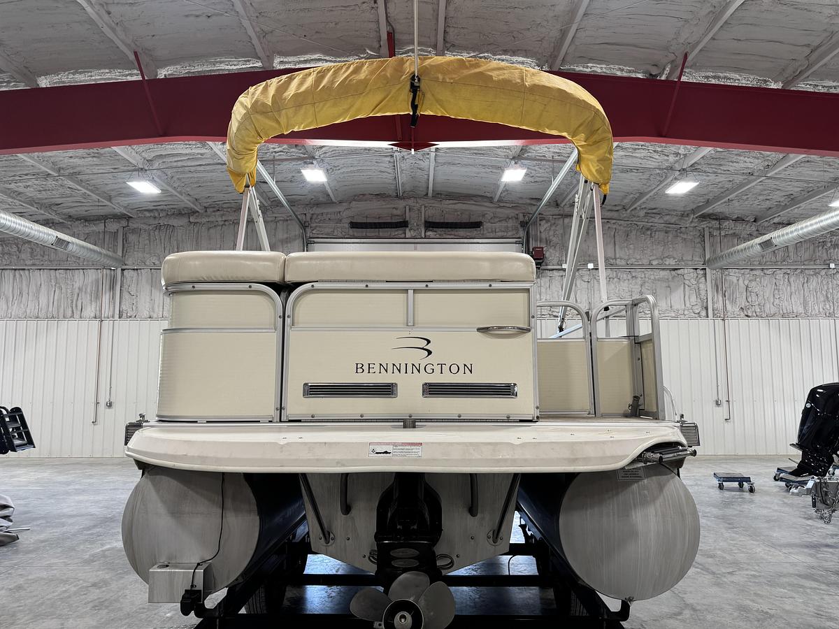 Used 2006 Bennington R-2575