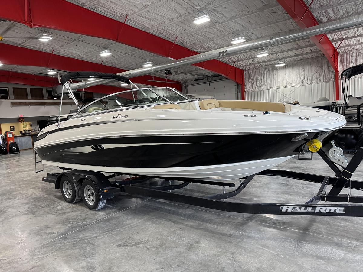 Used 2011 Sea Ray 240 Sundeck
