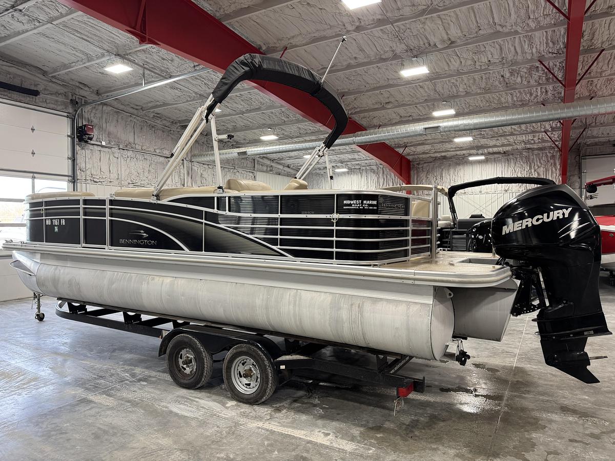 Used 2010 Bennington 2250 RCW