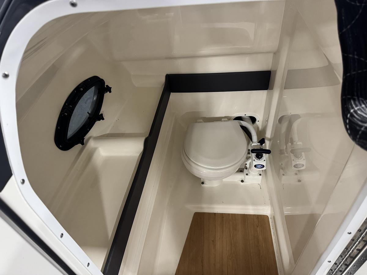 Used 2016 Formula 270 BR
