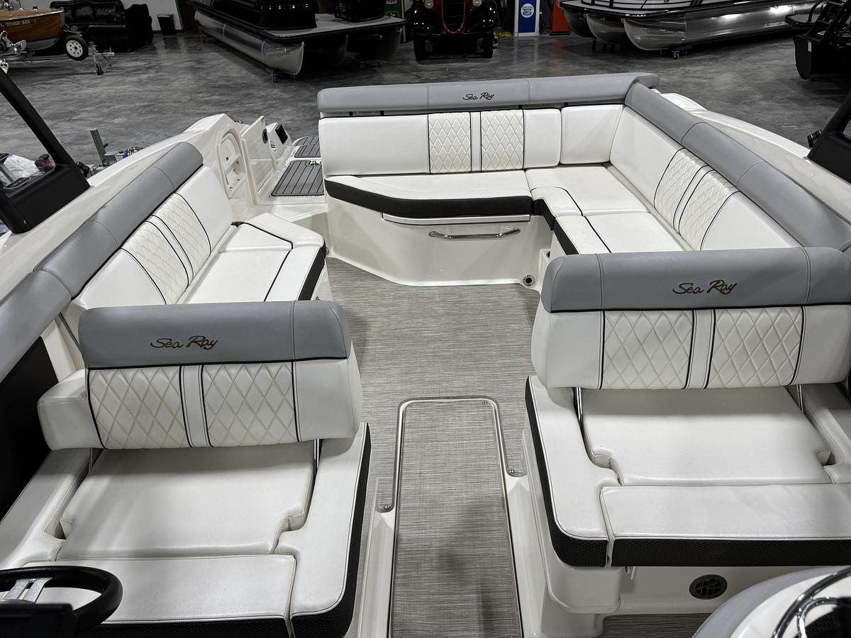 Used 2015 Sea Ray SDX 270