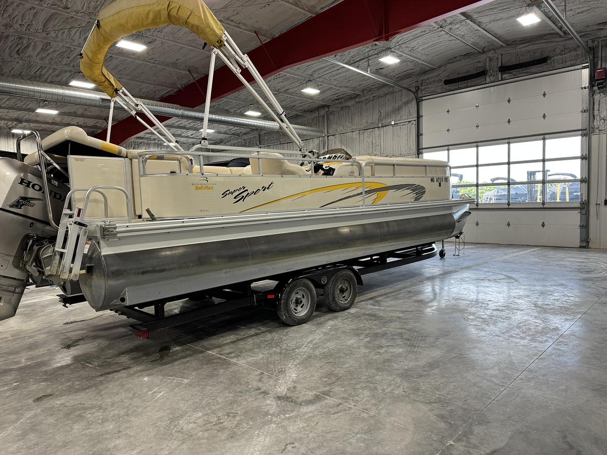Used 2005 Bennington 2575 RL