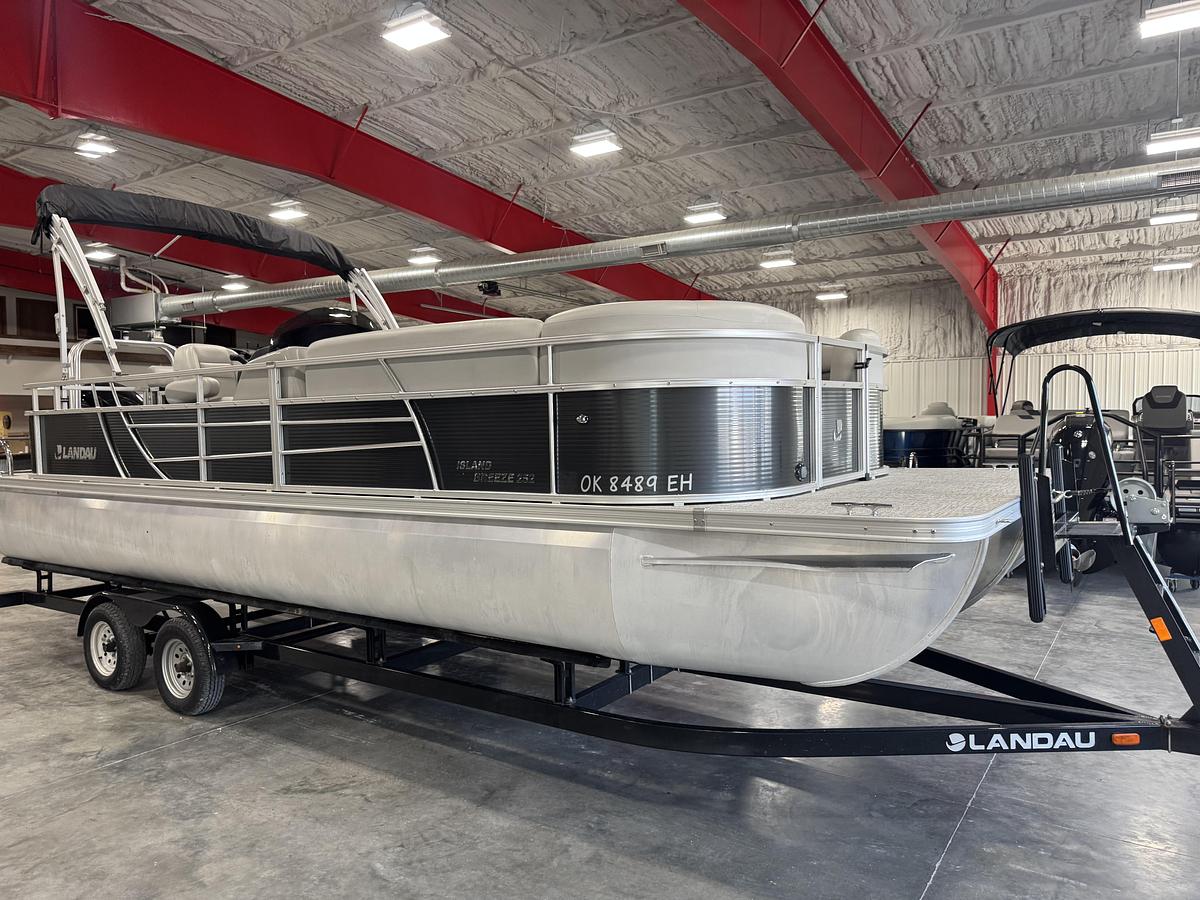 Used 2022 Landau 252 Island breeze