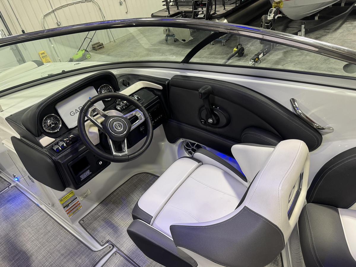 Used 2020 Crownline 255 SS