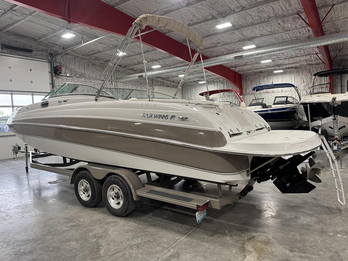 Used 2004 Four Winns 264 Funship