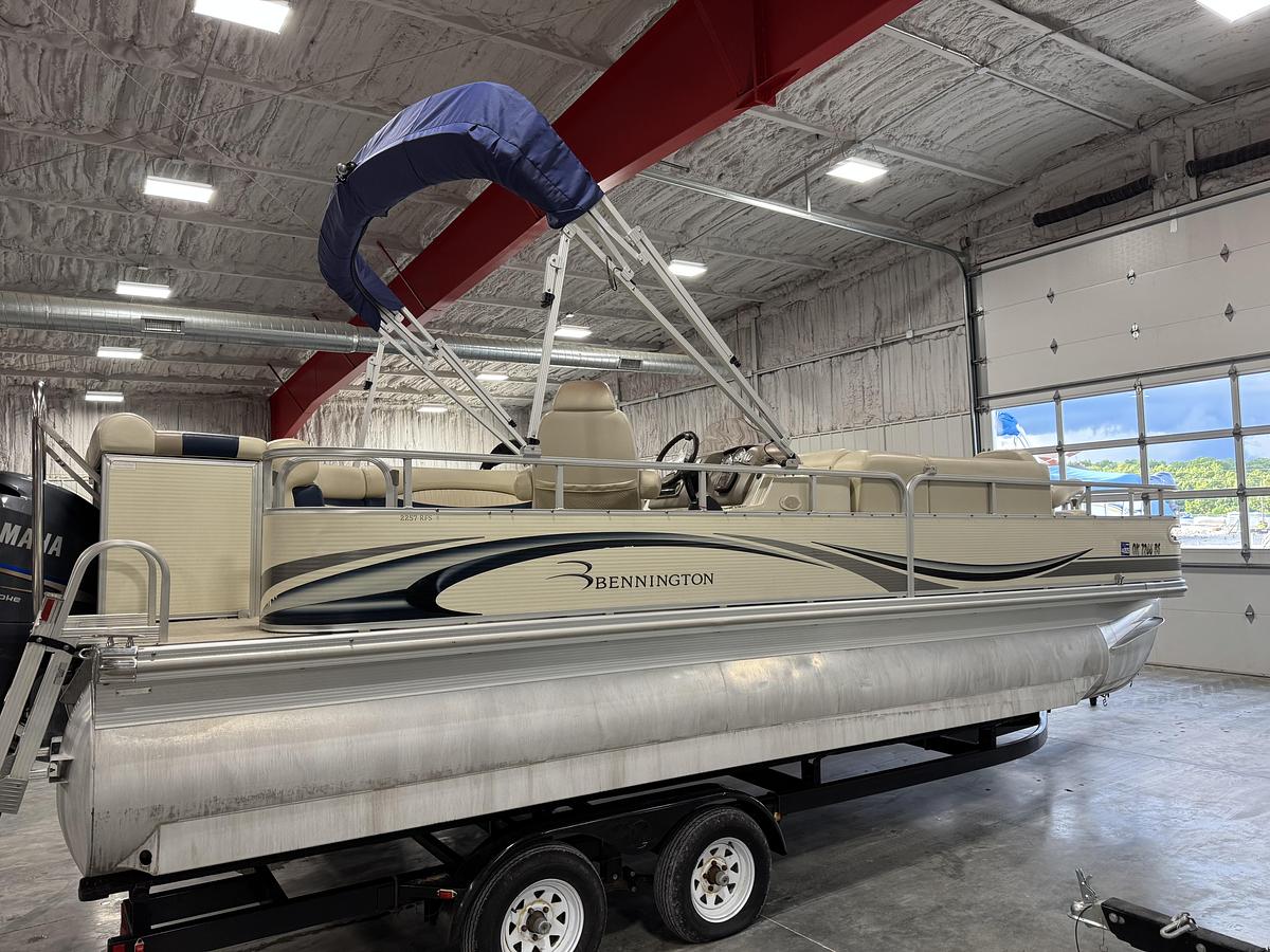 Used 2007 Bennington 2257 RFS