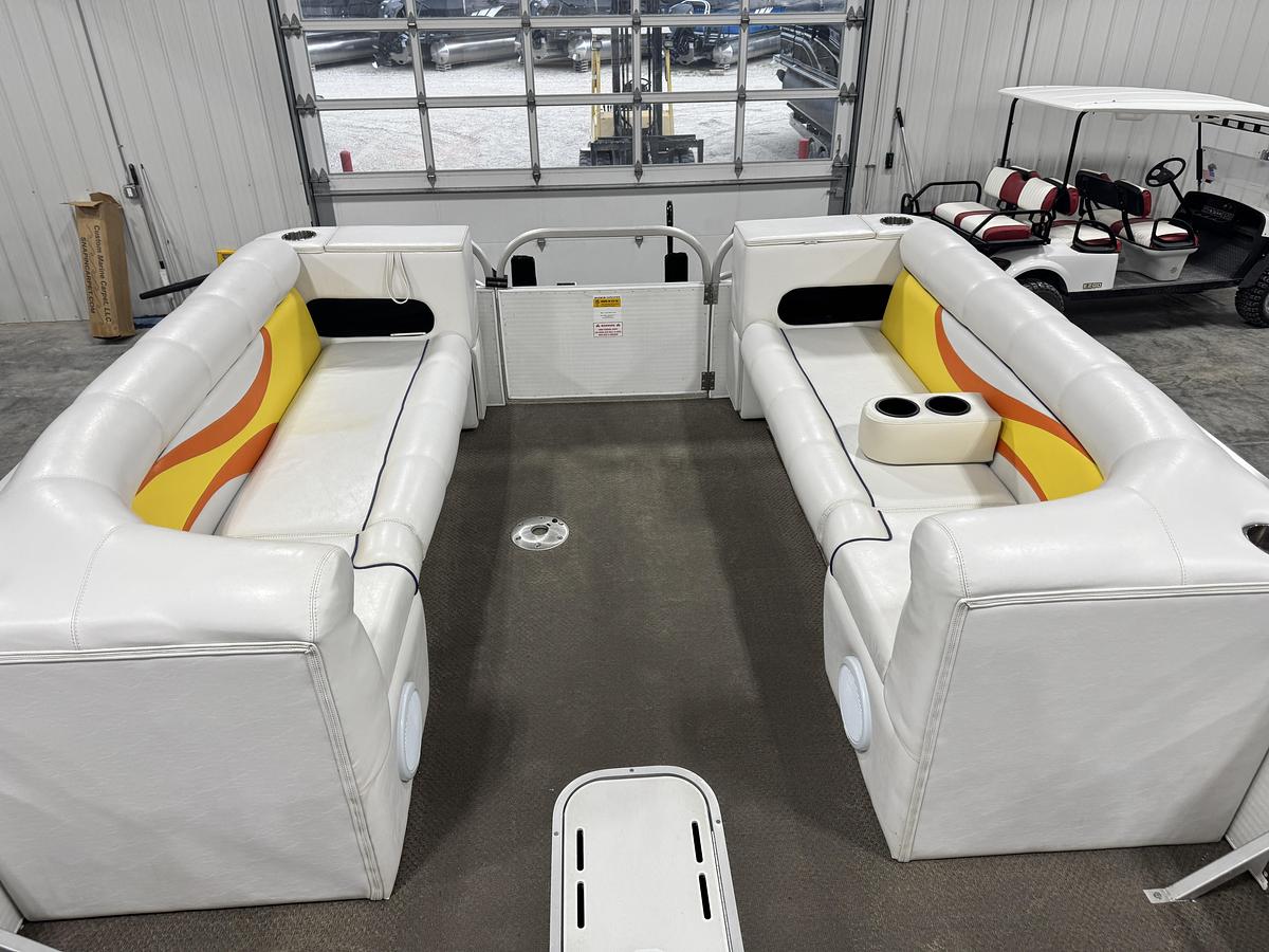 Used 2007 PlayCraft 2400 Clipper