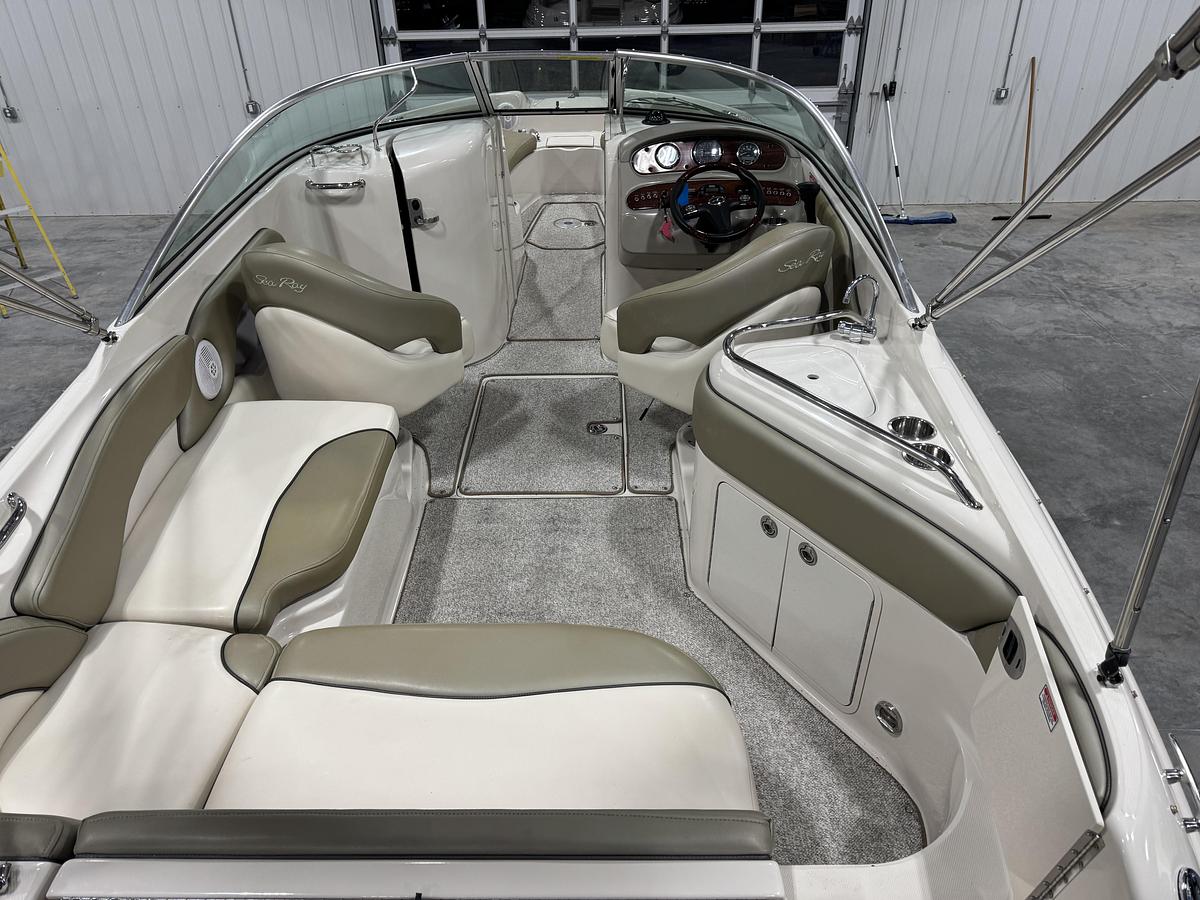 Used 2005 Sea Ray 240 Sundeck