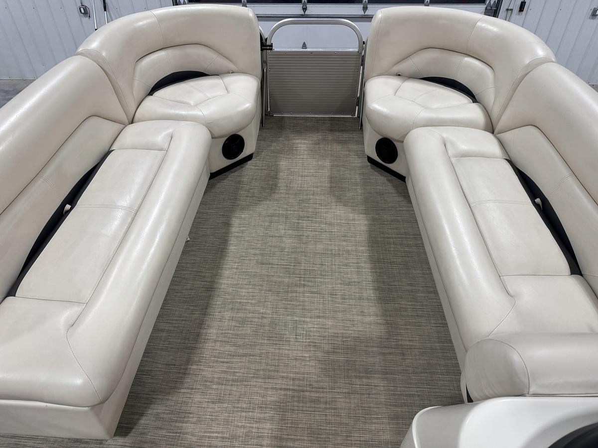 Used 2018 Landau 250 Island Breeze