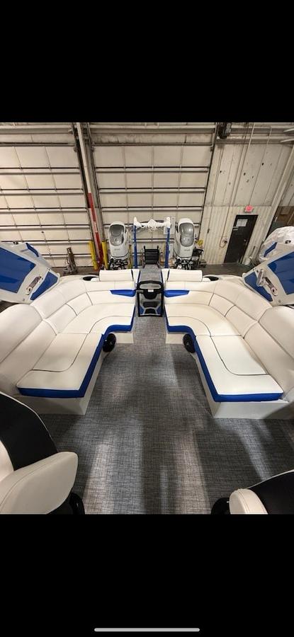 2026 South Bay 25 Sport Twin