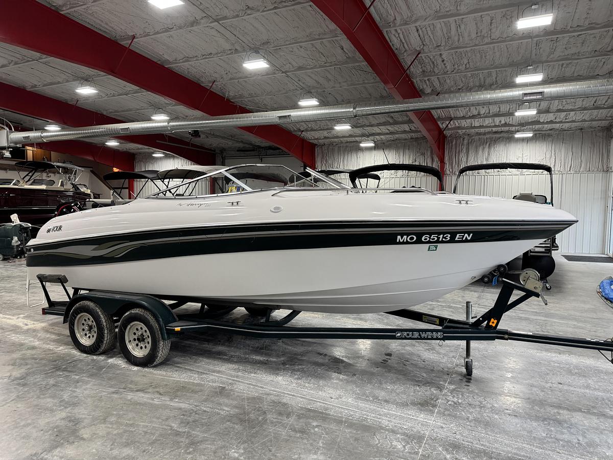 Used 1999 Four Winns 220 Horizon