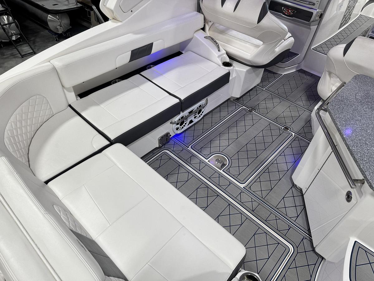 Used 2015 Chaparral 327 SSX