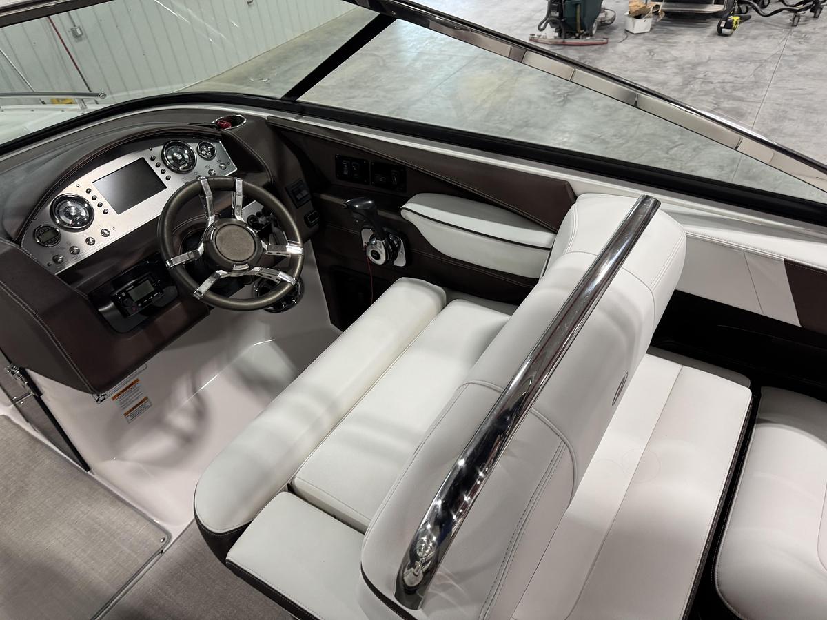 Used 2015 Regal 2800