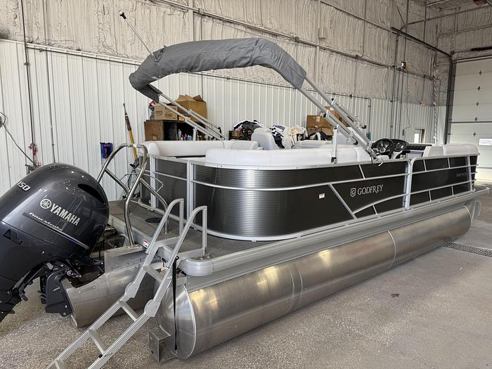 Used 2023 Sweetwater 2286