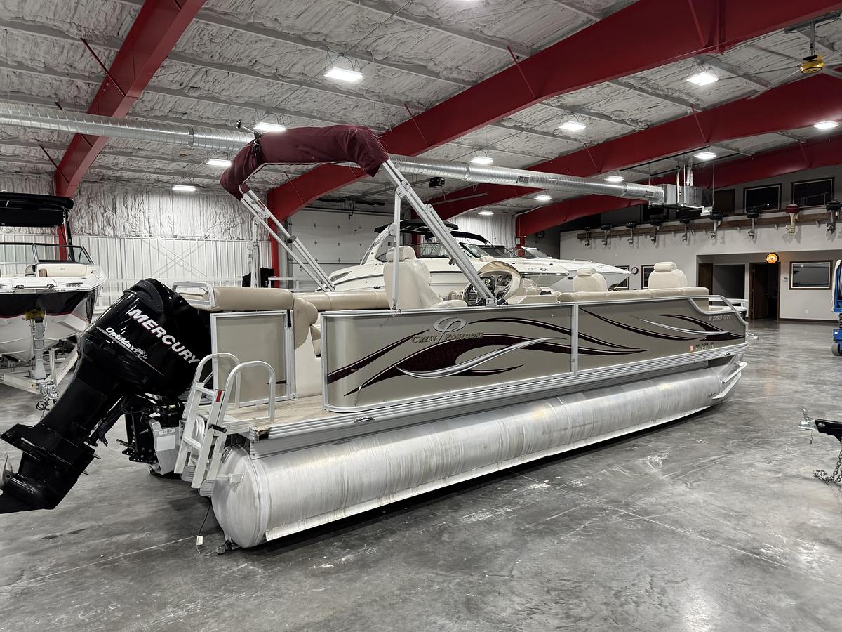 Used 2008 Crest 2570 XRS III