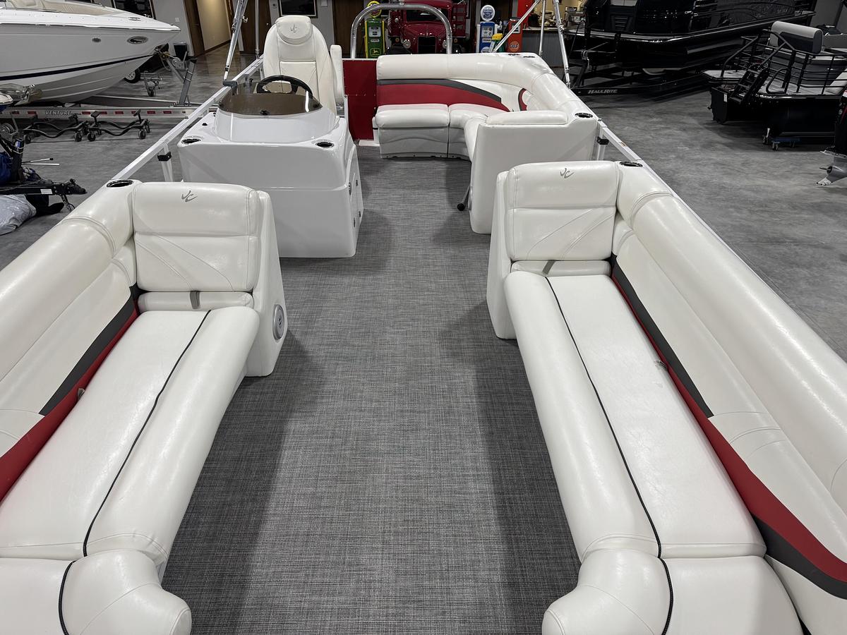 Used 2015 JC Tritoon 241 TT Sport