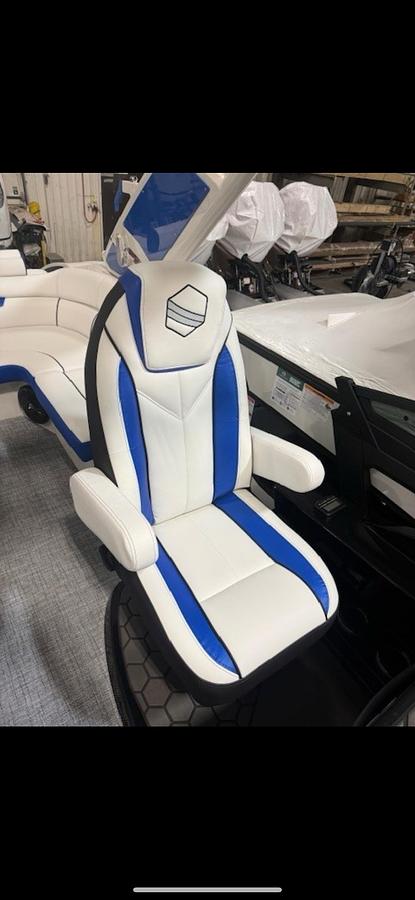 2026 South Bay 25 Sport Twin