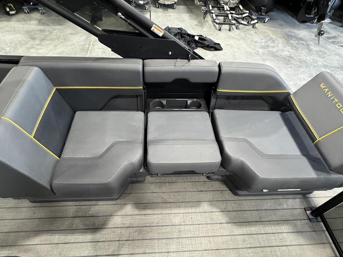 2025 Manitou 24 Explore