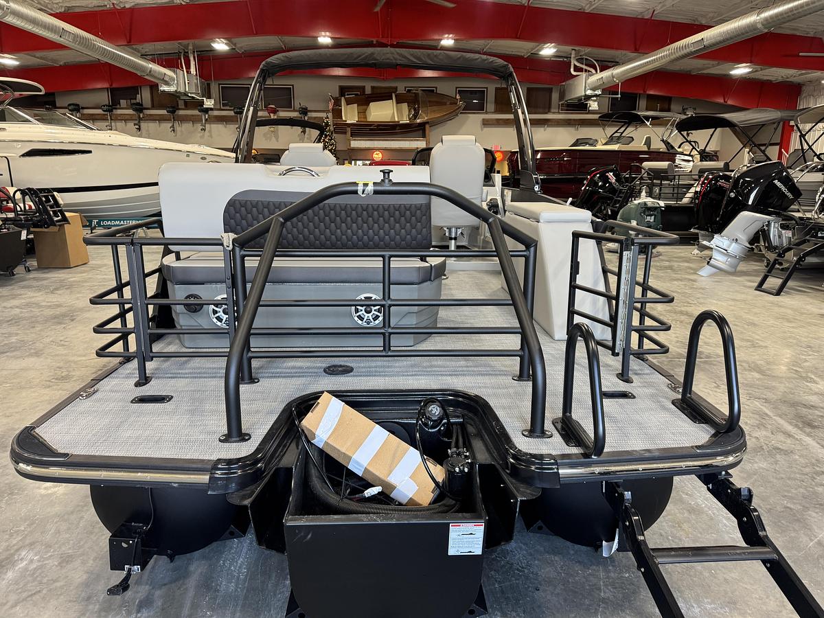 2026 Sylvan L-5 Platinum