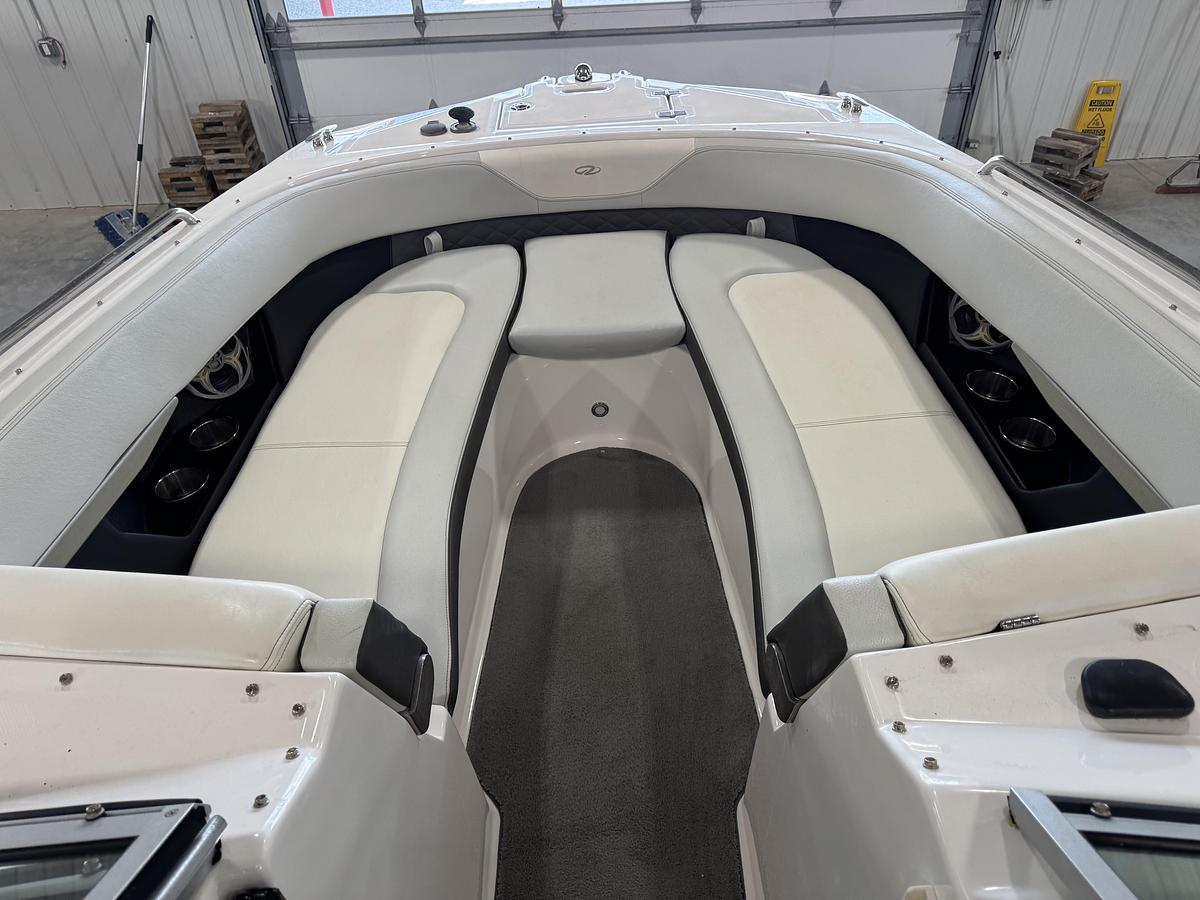 Used 2013 Regal 27 Fasdeck