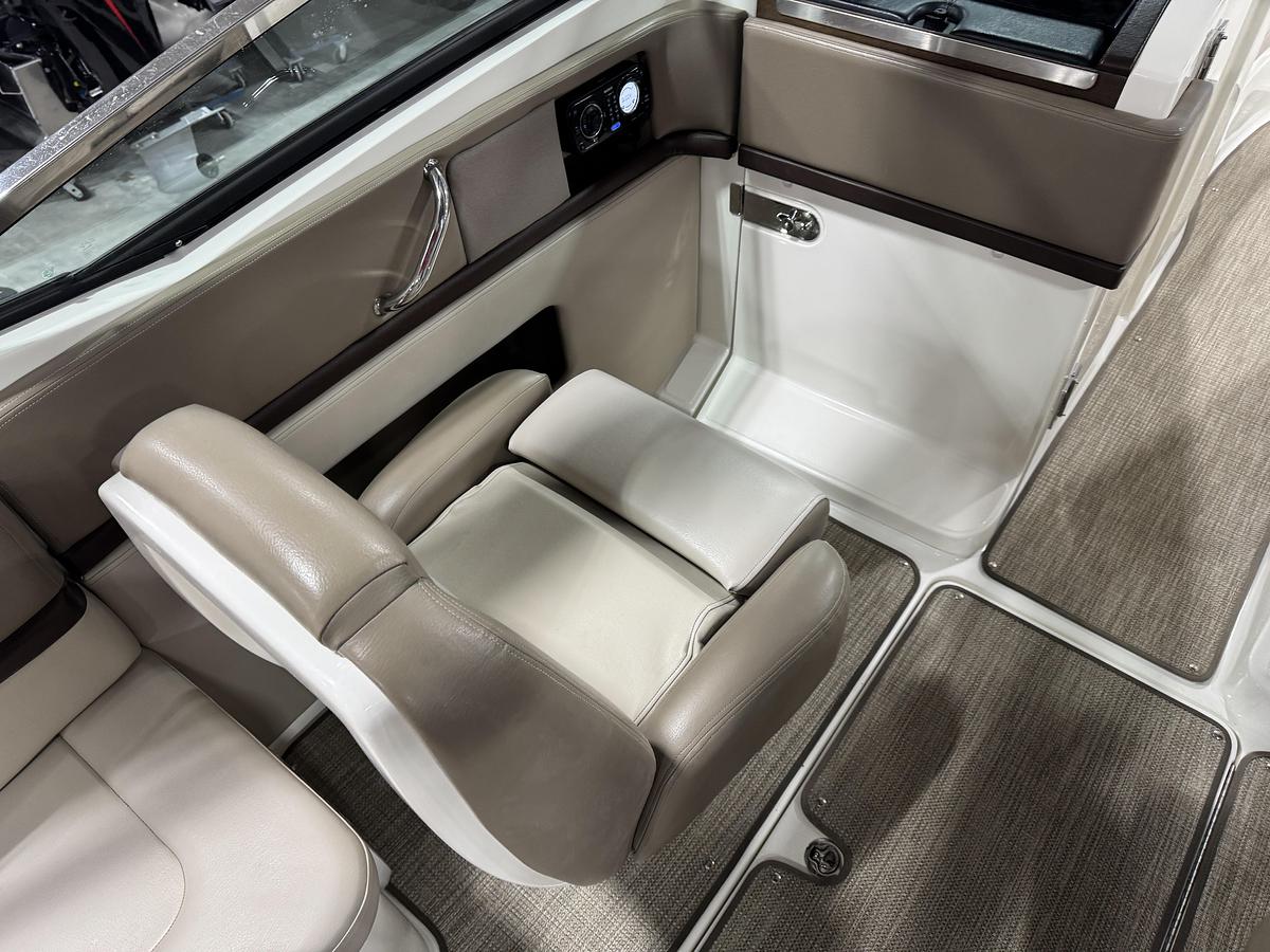 Used 2011 Sea Ray 250 SLX