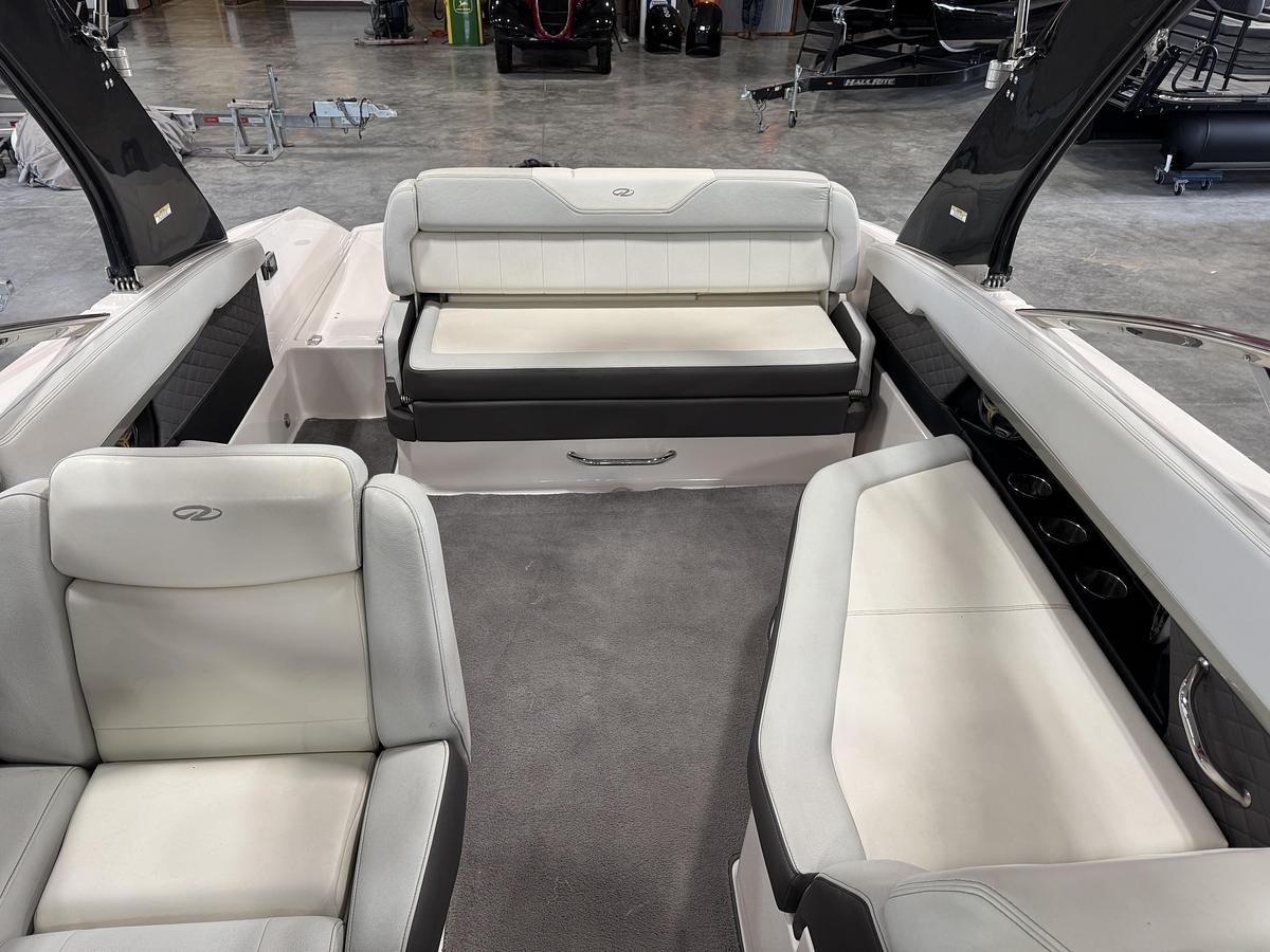 Used 2013 Regal 27 Fasdeck